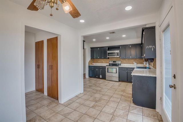 965 Cabin Road, Harrah, OK 73045