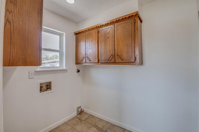 965 Cabin Road, Harrah, OK 73045