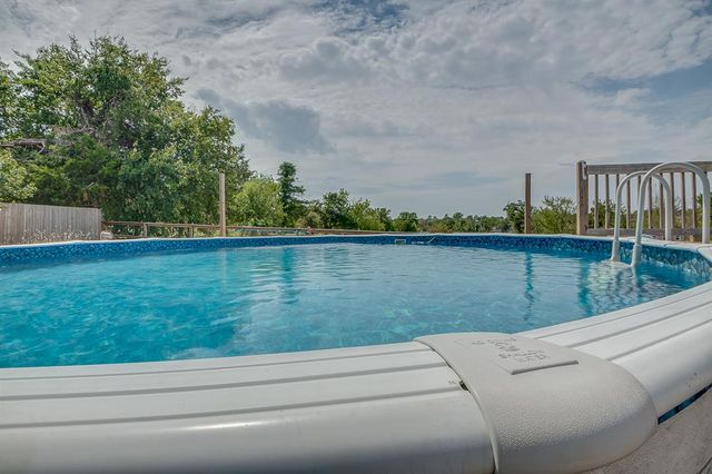 965 Cabin Road, Harrah, OK 73045