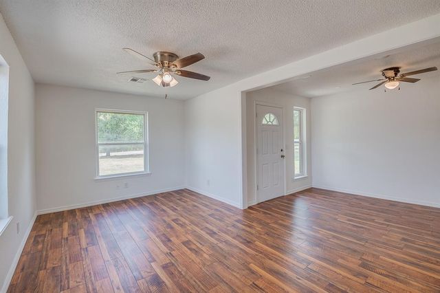 965 Cabin Road, Harrah, OK 73045