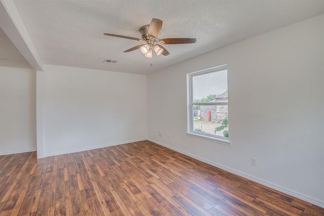 965 Cabin Road, Harrah, OK 73045