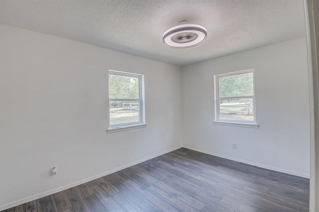 965 Cabin Road, Harrah, OK 73045