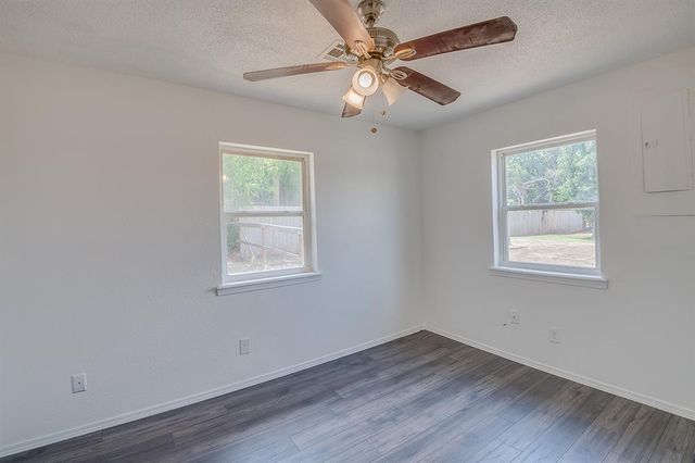 965 Cabin Road, Harrah, OK 73045
