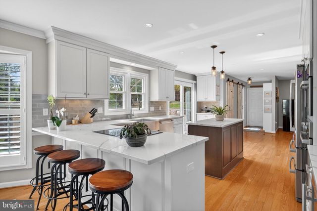 2935 MILLER HEIGHTS RD, Oakton, VA 22124