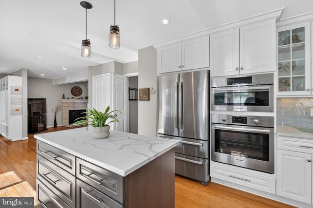 2935 MILLER HEIGHTS RD, Oakton, VA 22124