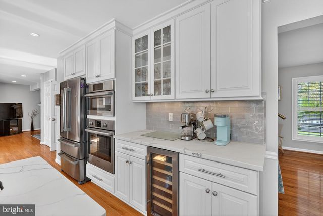 2935 MILLER HEIGHTS RD, Oakton, VA 22124