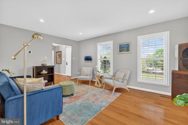 2935 MILLER HEIGHTS RD, Oakton, VA 22124