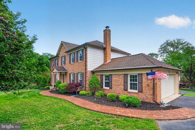 2935 MILLER HEIGHTS RD, Oakton, VA 22124