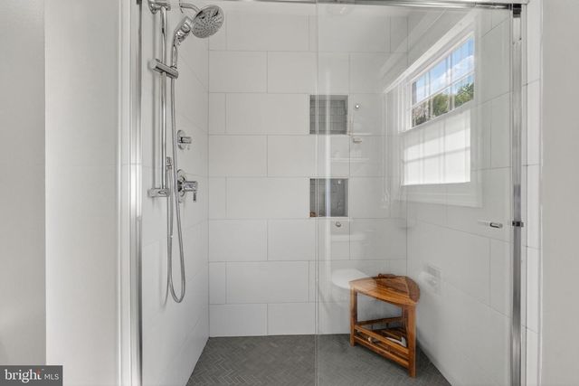 2935 MILLER HEIGHTS RD, Oakton, VA 22124