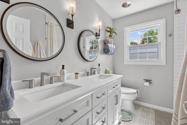 2935 MILLER HEIGHTS RD, Oakton, VA 22124