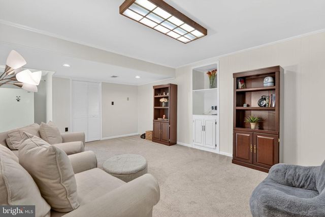 2935 MILLER HEIGHTS RD, Oakton, VA 22124