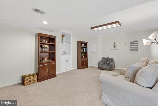 2935 MILLER HEIGHTS RD, Oakton, VA 22124