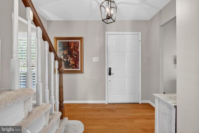 2935 MILLER HEIGHTS RD, Oakton, VA 22124