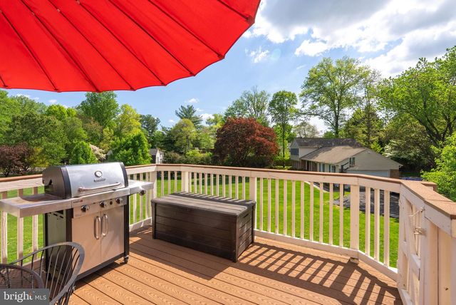 2935 MILLER HEIGHTS RD, Oakton, VA 22124
