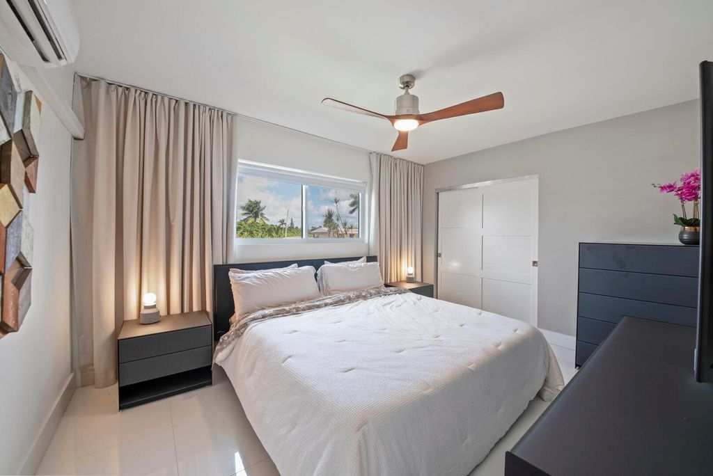 900 Atlantic Shores Boulevard 202, Hallandale Beach, FL 33009