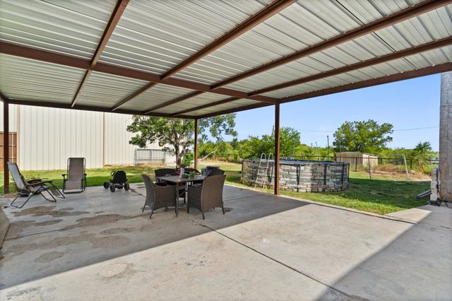 3993 Seaborn Road, Ponder, TX 76259