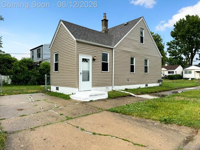 22447 Oaklane Street, Warren, MI 48089