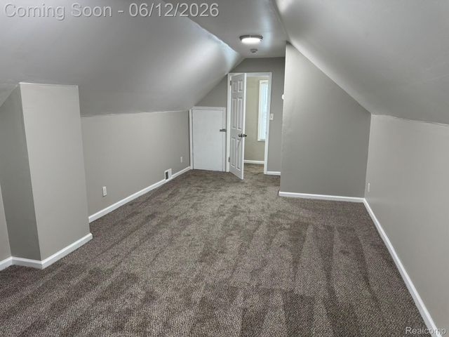 22447 Oaklane Street, Warren, MI 48089