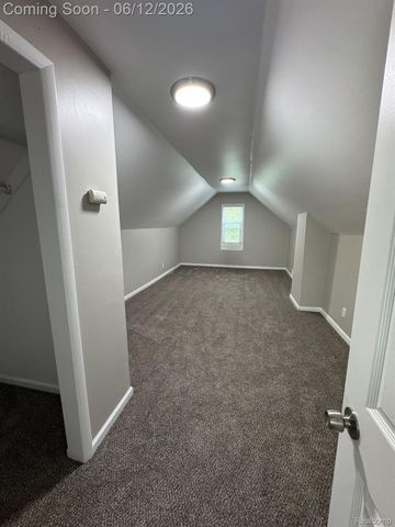 22447 Oaklane Street, Warren, MI 48089