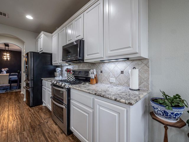 117 Arbor Point DR, Elgin, TX 78621