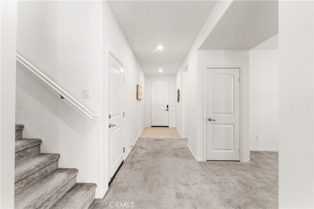 Image 11 of property listing at 2014 Boxwood, Rosamond, CA 93560