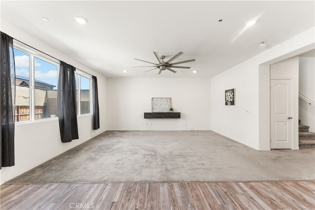 Image 14 of property listing at 2014 Boxwood, Rosamond, CA 93560