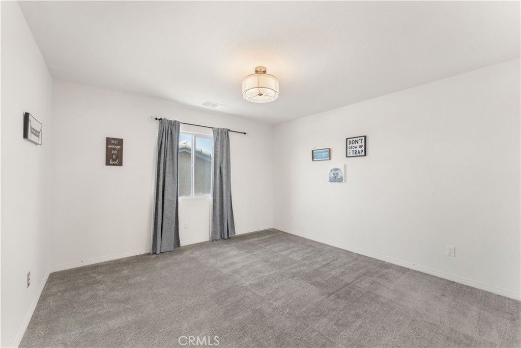Image 28 of property listing at 2014 Boxwood, Rosamond, CA 93560