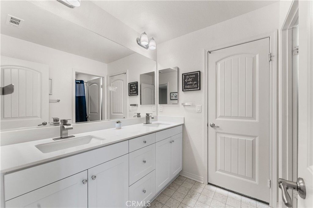 Image 30 of property listing at 2014 Boxwood, Rosamond, CA 93560