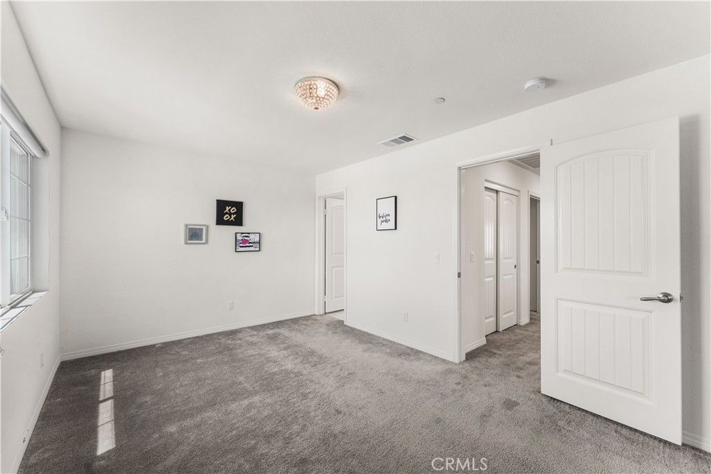 Image 34 of property listing at 2014 Boxwood, Rosamond, CA 93560