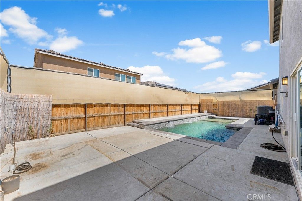Image 46 of property listing at 2014 Boxwood, Rosamond, CA 93560