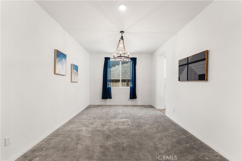 Image 7 of property listing at 2014 Boxwood, Rosamond, CA 93560
