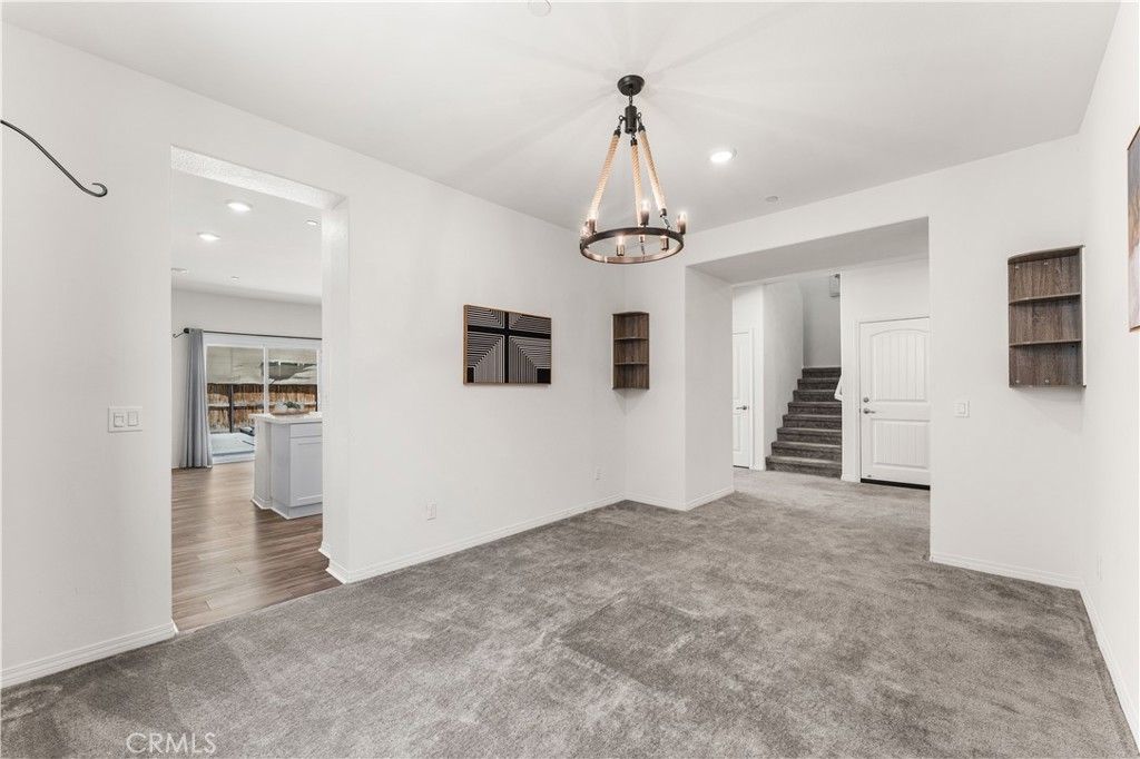 Image 8 of property listing at 2014 Boxwood, Rosamond, CA 93560