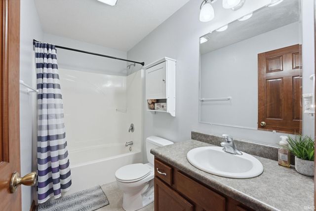 5011 Salt Trail Canyon Pass, Fort Wayne, IN 46808