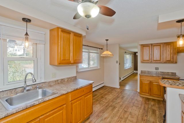 34 Geraldine St, Palmer, MA 01069