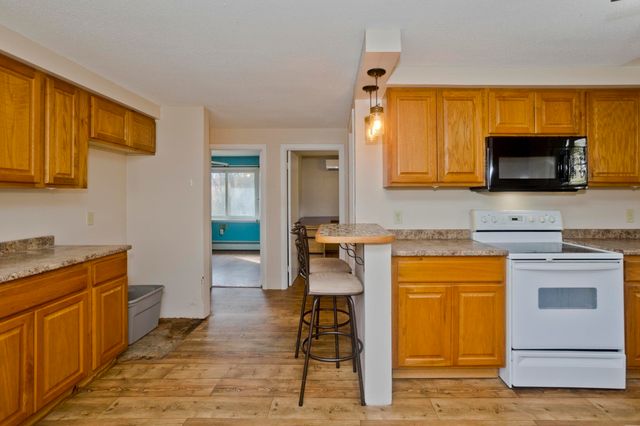 34 Geraldine St, Palmer, MA 01069