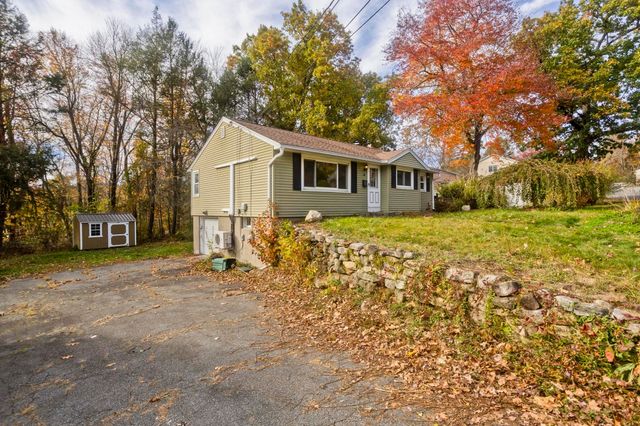 34 Geraldine St, Palmer, MA 01069
