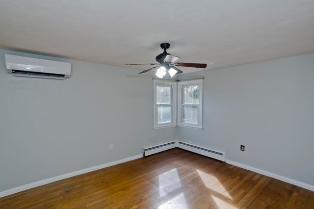 34 Geraldine St, Palmer, MA 01069