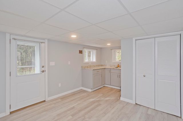 34 Geraldine St, Palmer, MA 01069