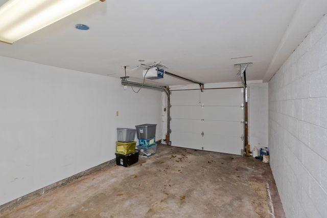 34 Geraldine St, Palmer, MA 01069