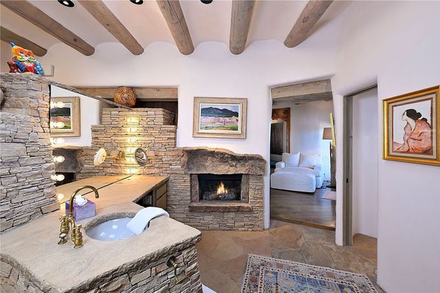 1244 N Summit, Santa Fe, NM 87501