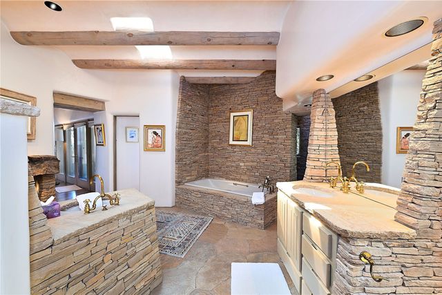 1244 N Summit, Santa Fe, NM 87501