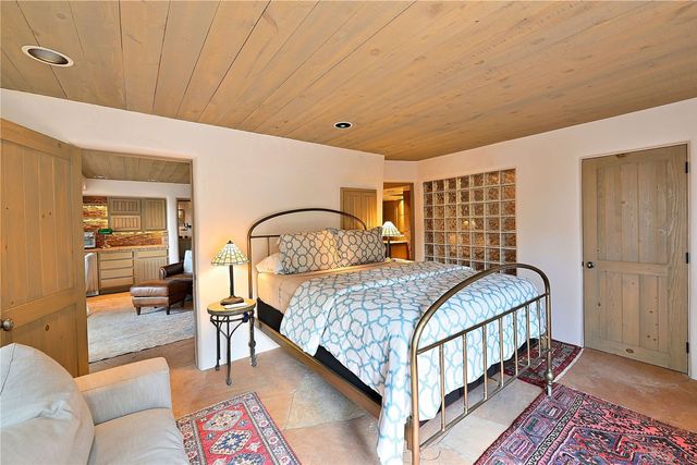 1244 N Summit, Santa Fe, NM 87501