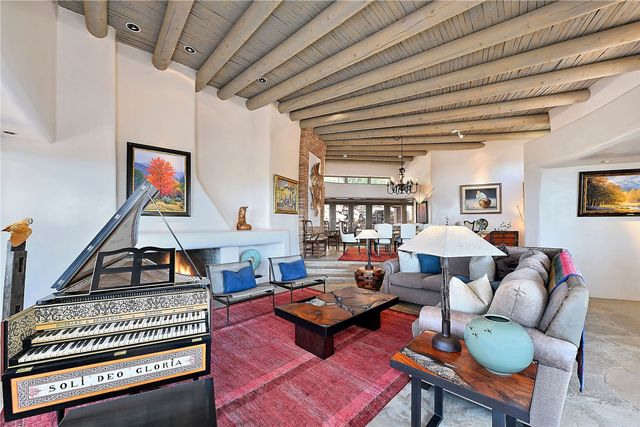 1244 N Summit, Santa Fe, NM 87501