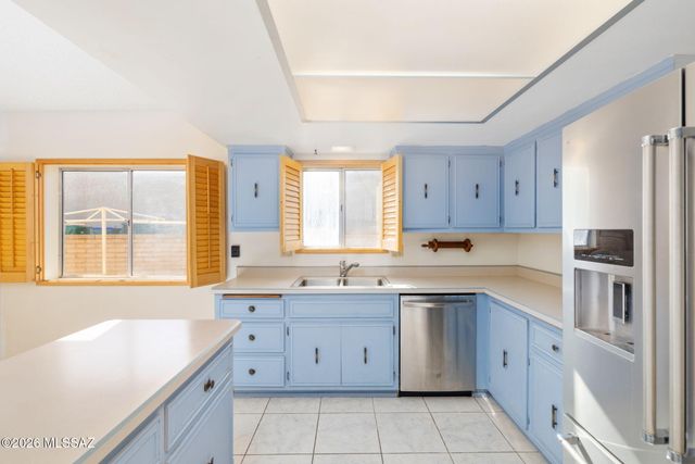 3770 N Knollwood Circle, Tucson, AZ 85750