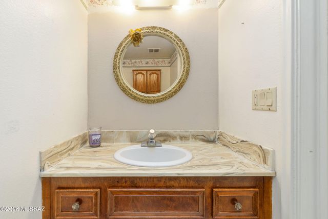 3770 N Knollwood Circle, Tucson, AZ 85750