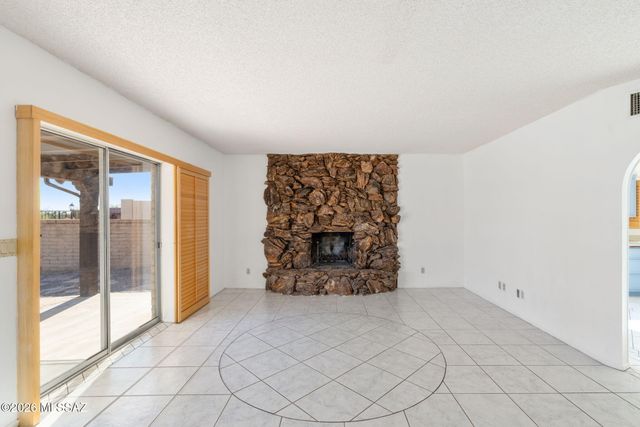 3770 N Knollwood Circle, Tucson, AZ 85750