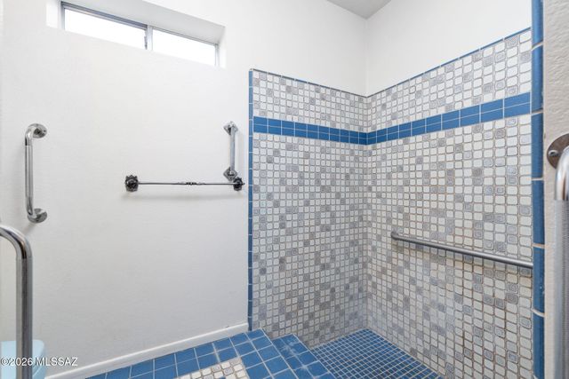 3770 N Knollwood Circle, Tucson, AZ 85750