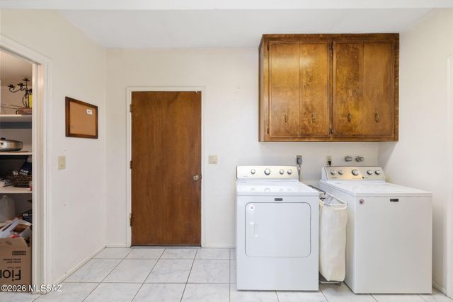 3770 N Knollwood Circle, Tucson, AZ 85750
