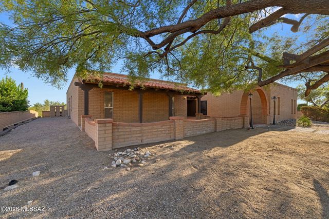 3770 N Knollwood Circle, Tucson, AZ 85750