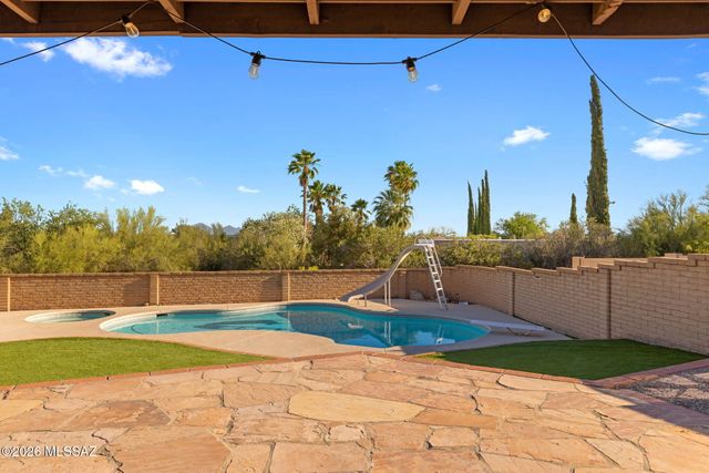 3770 N Knollwood Circle, Tucson, AZ 85750